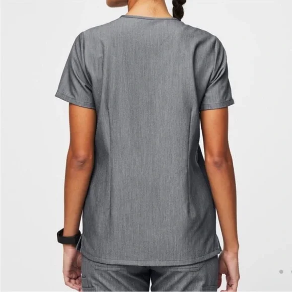 FIGS Charcoal Grey Three Pocket Short Sleeve Top Size Small - Picture 3 of 9